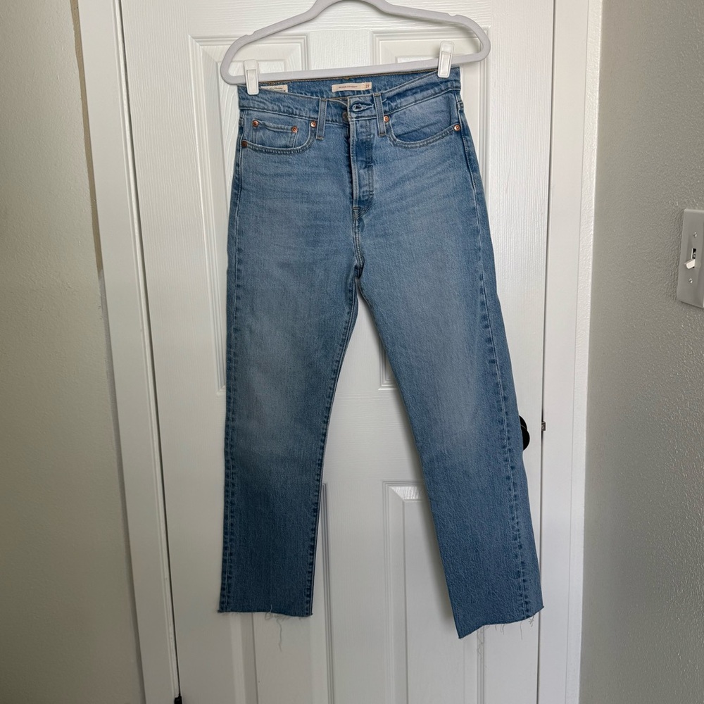 Levi’s women wedgie straight jeans size 27